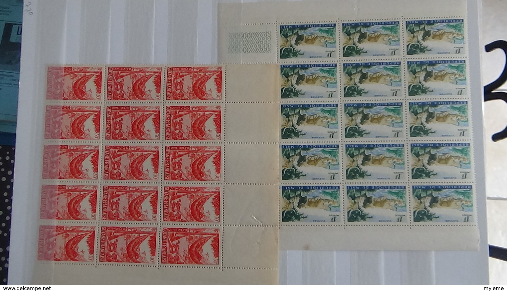 A321 Gros album de feuilles et 1/2 feuilles des anciennes colonies Françaises. Du plus en plus rare !!!