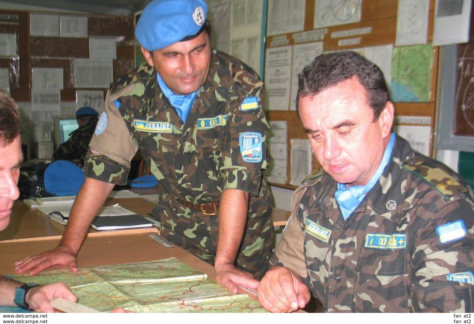 UKRAINE/ Patch Abzeichen Parche Ecusson / UN Peacekeeping Mission. Symbolism. Flags Of The Country 1990s - Patches