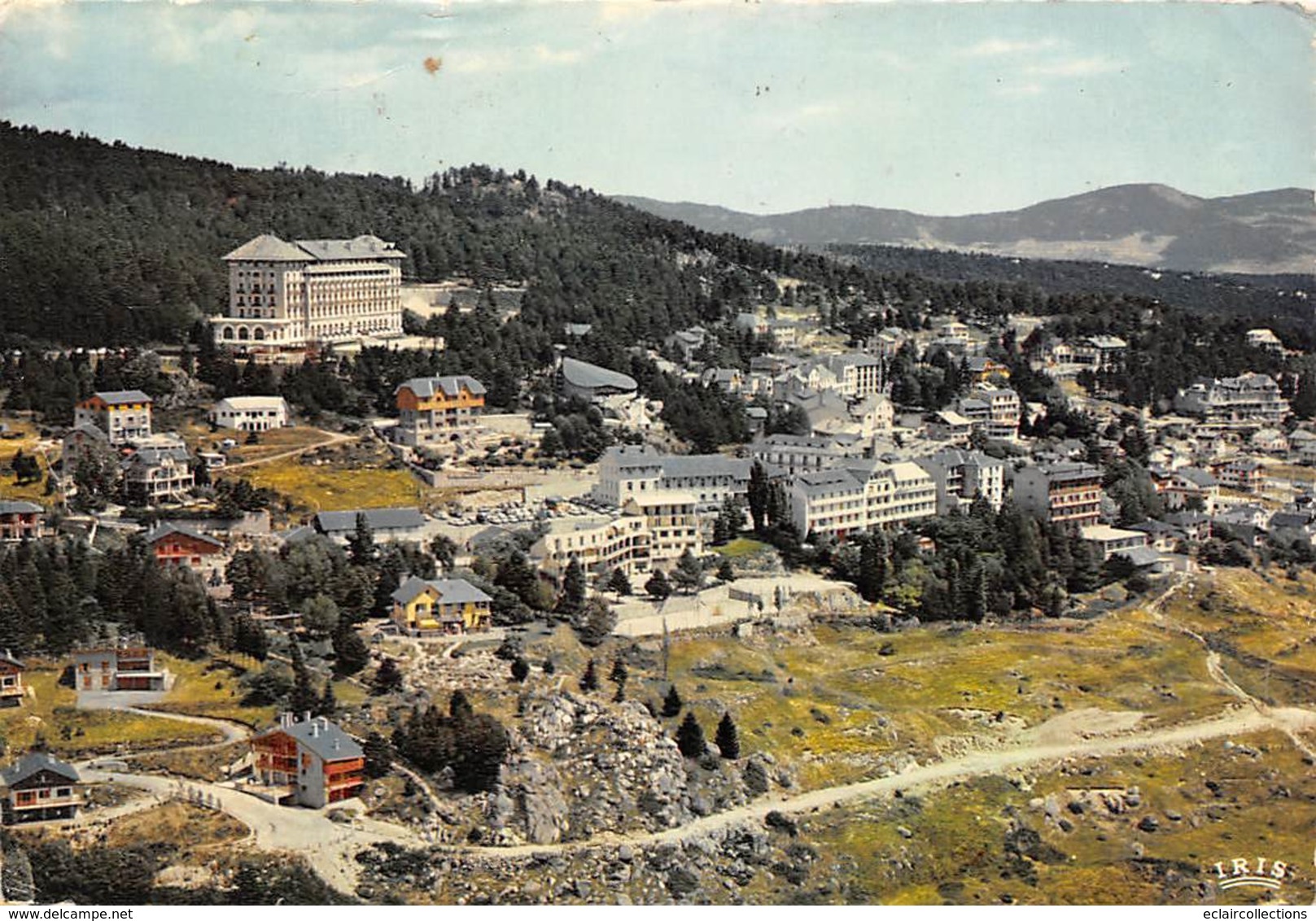 Font-Romeu        66            Vue Aérienne De La Station             (voir Scan) - Otros & Sin Clasificación