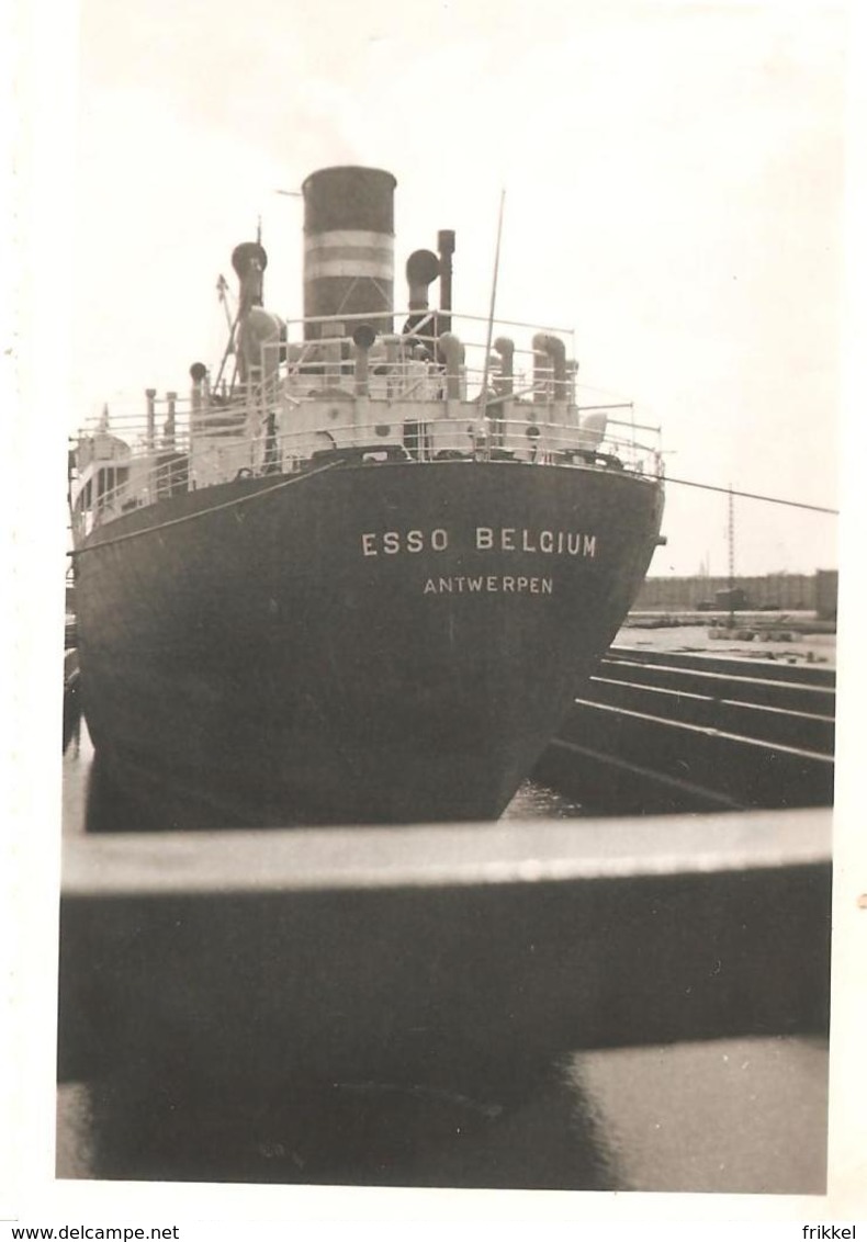 2 X Photo Foto (6 X 9 Cm) Boot Bateau ESSO Belgium Antwerpen Anvers 1947 - Boten