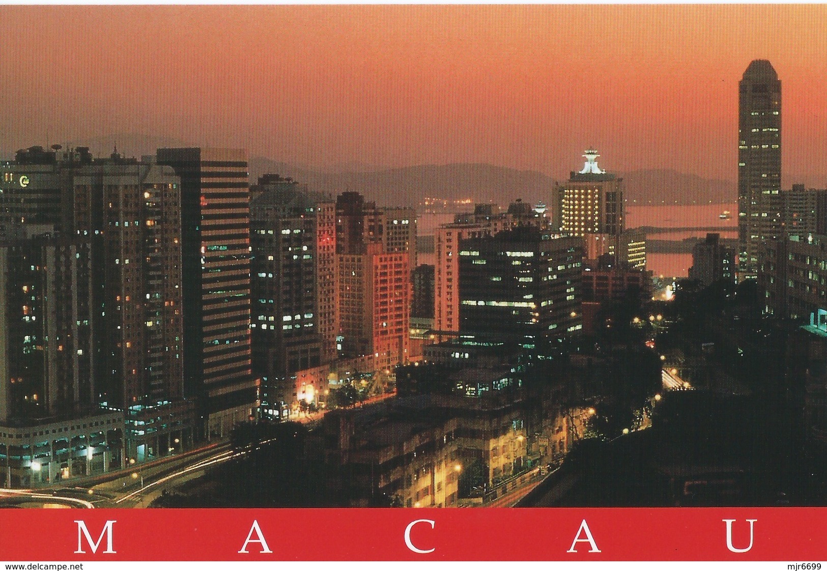 MACAU POSTCARD SET OF 10. EDITION OF MACAU GOVERNMENT TOURIST OFFICE INCLUDING FOLDER