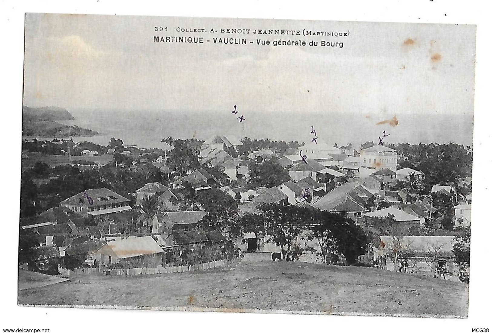 MARTINIQUE  -  CPA  De   VAUCLIN  -  Vue  Générale  Du  Bourg - Other & Unclassified