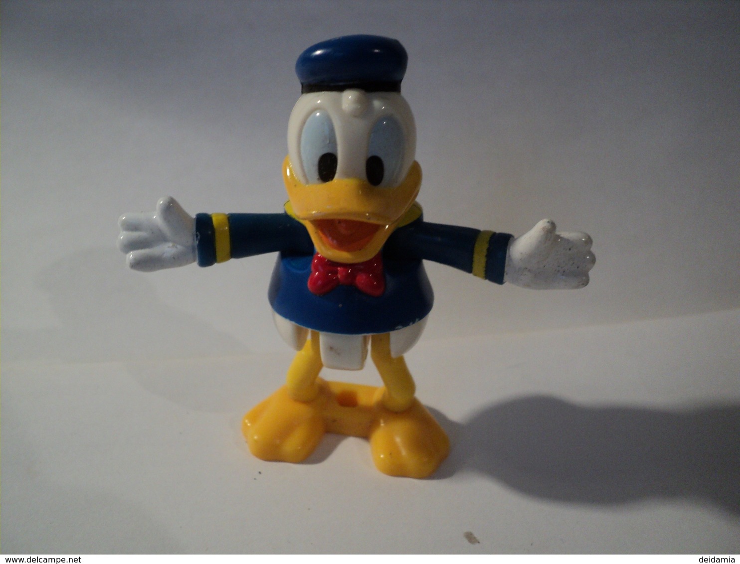 FIGURINE DONALD. ANNEES 90 ? PATTES ET BRAS A RES - Figurines En Plastique