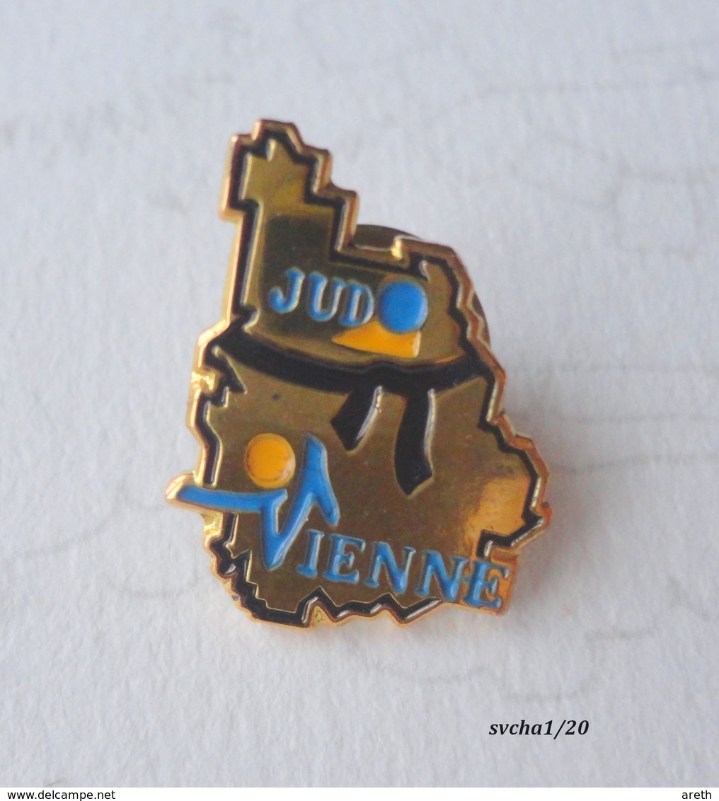 Pin's  JUDO VIENNE - Judo