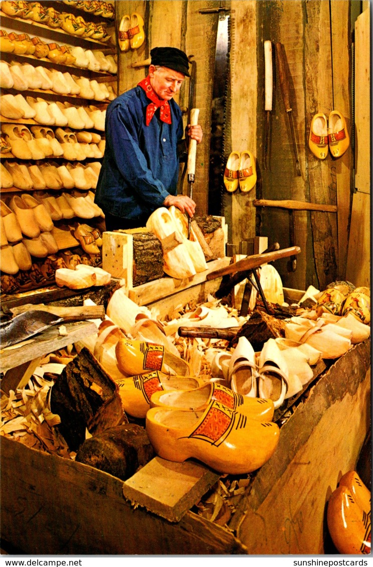 Netherlands Clogmaker In His Workshop - Other & Unclassified