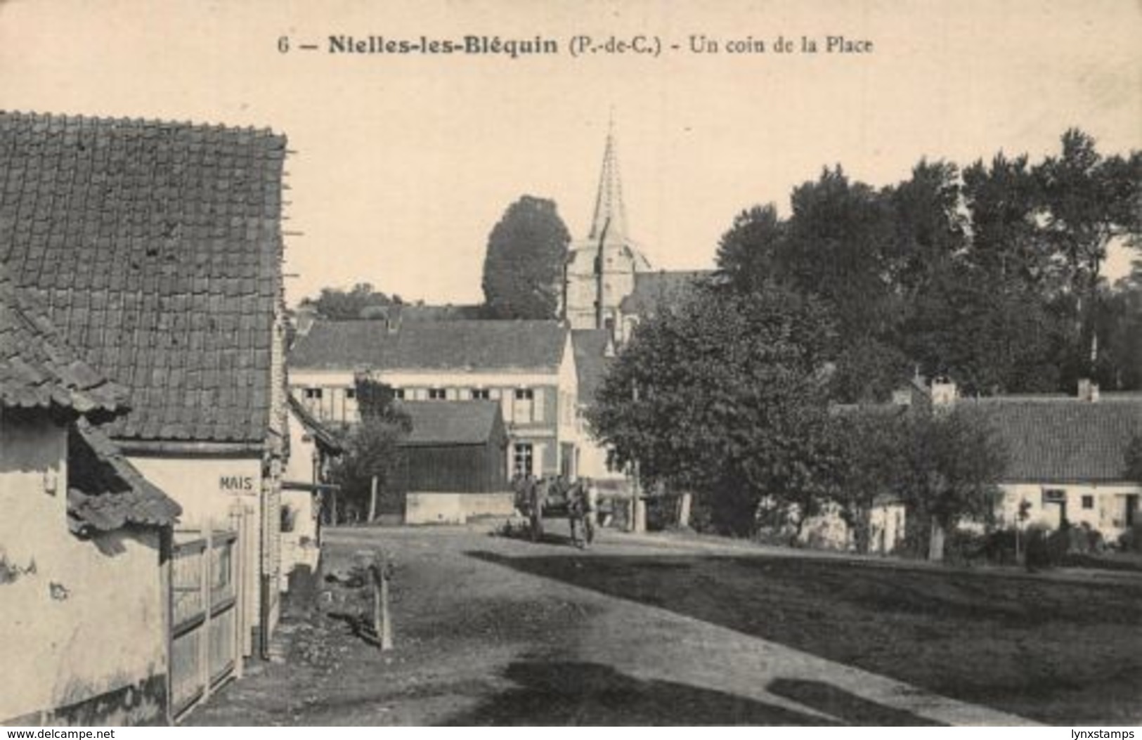 France Nielles Les Blequin Un Coin De La Place Postcard - Autres & Non Classés