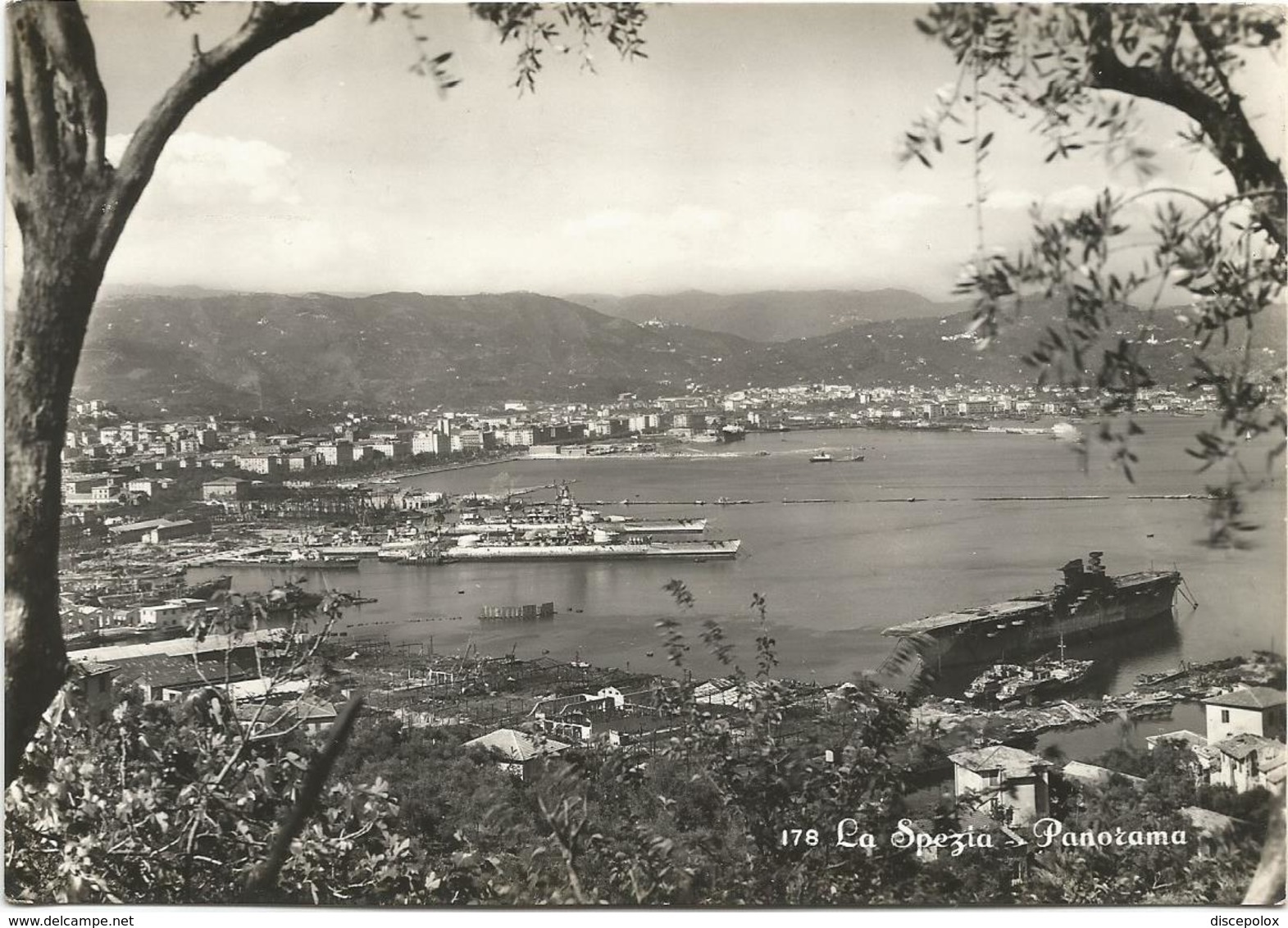 Y5447 La Spezia - Panorama Della Città - Navi Ships Bateaux - Portaerei Aquila / Viaggiata 1953 - La Spezia