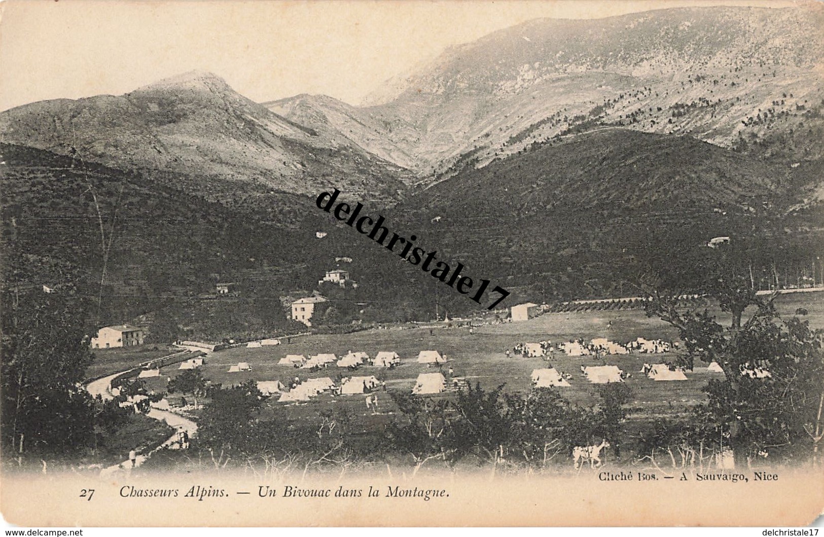 CPA MILITARIA - CHASSEURS ALPINS - UN BIVOUAC DANS LA MONTAGNE - ANIMÉE NON CIRCULÉE - Manoeuvres