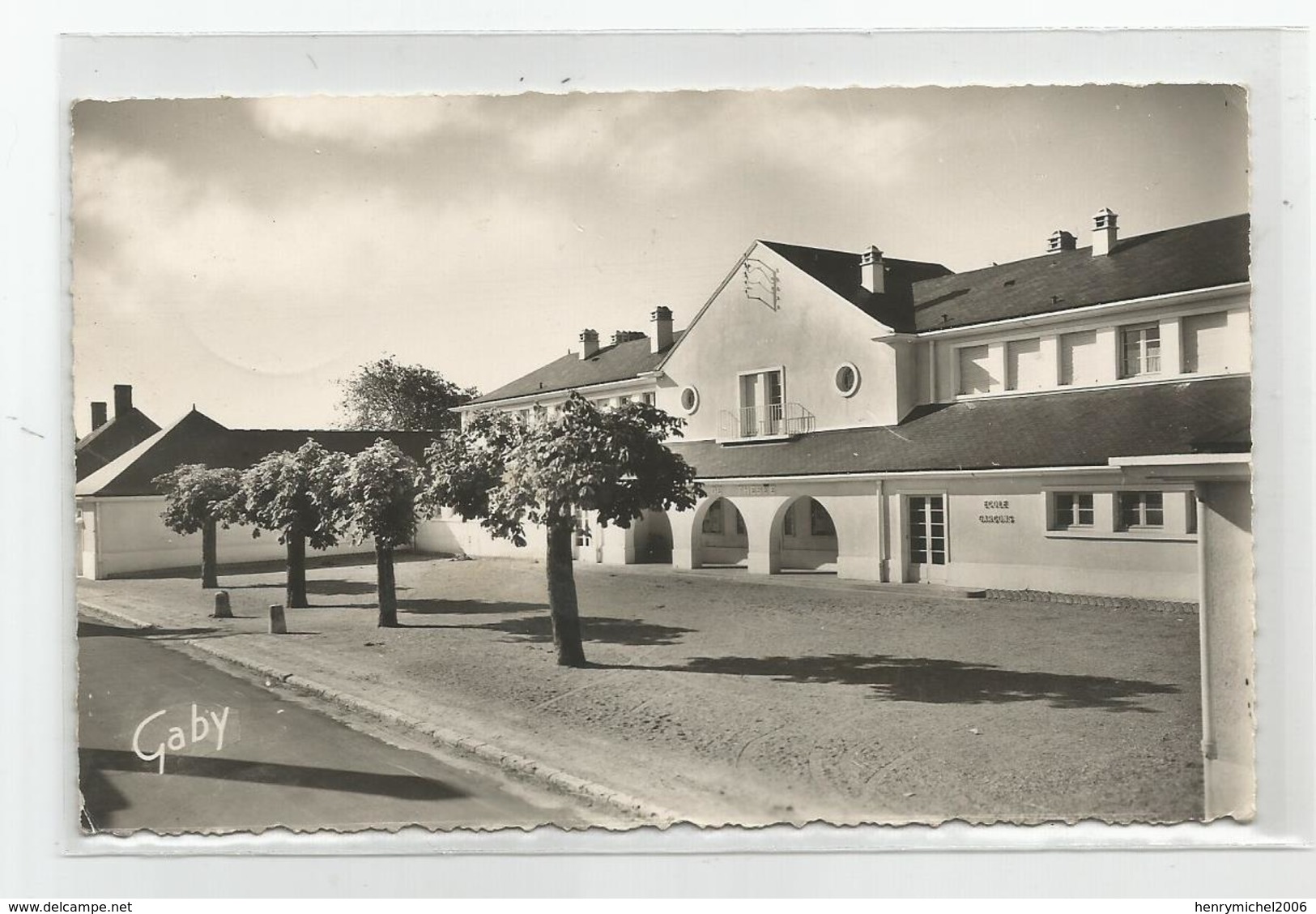 41 Thèsée Place De La Mairie Et Groupe Scolaire - Other & Unclassified