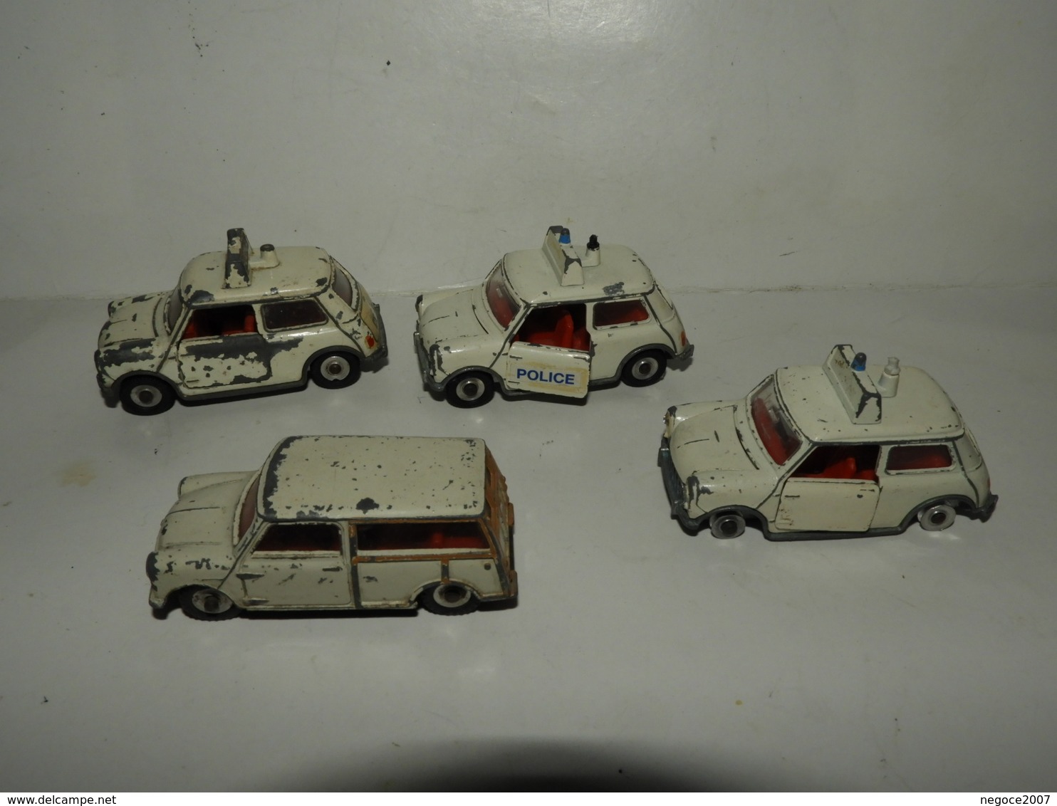 Dinky-Toys : Lot De 4 Minis Austin Meccano LTD - Dinky