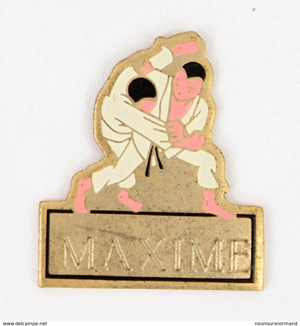 Pin's Personnalisable MAXIME - Judokas En Plein Randori - J116 - Judo