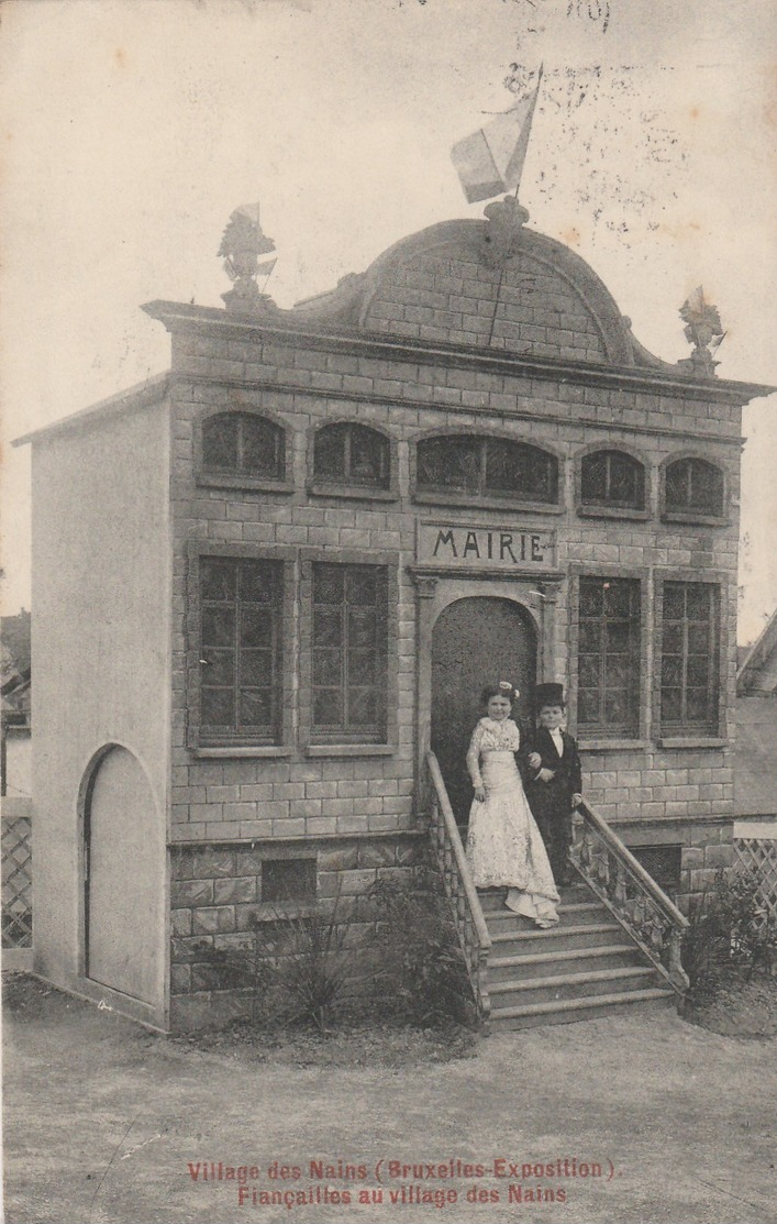 Village Des Nains - Fiançailles Au Village Des Nains ,Bruxelles Kermesse ( Cachet Exposition 1910 BRUXELLES - Expositions Universelles