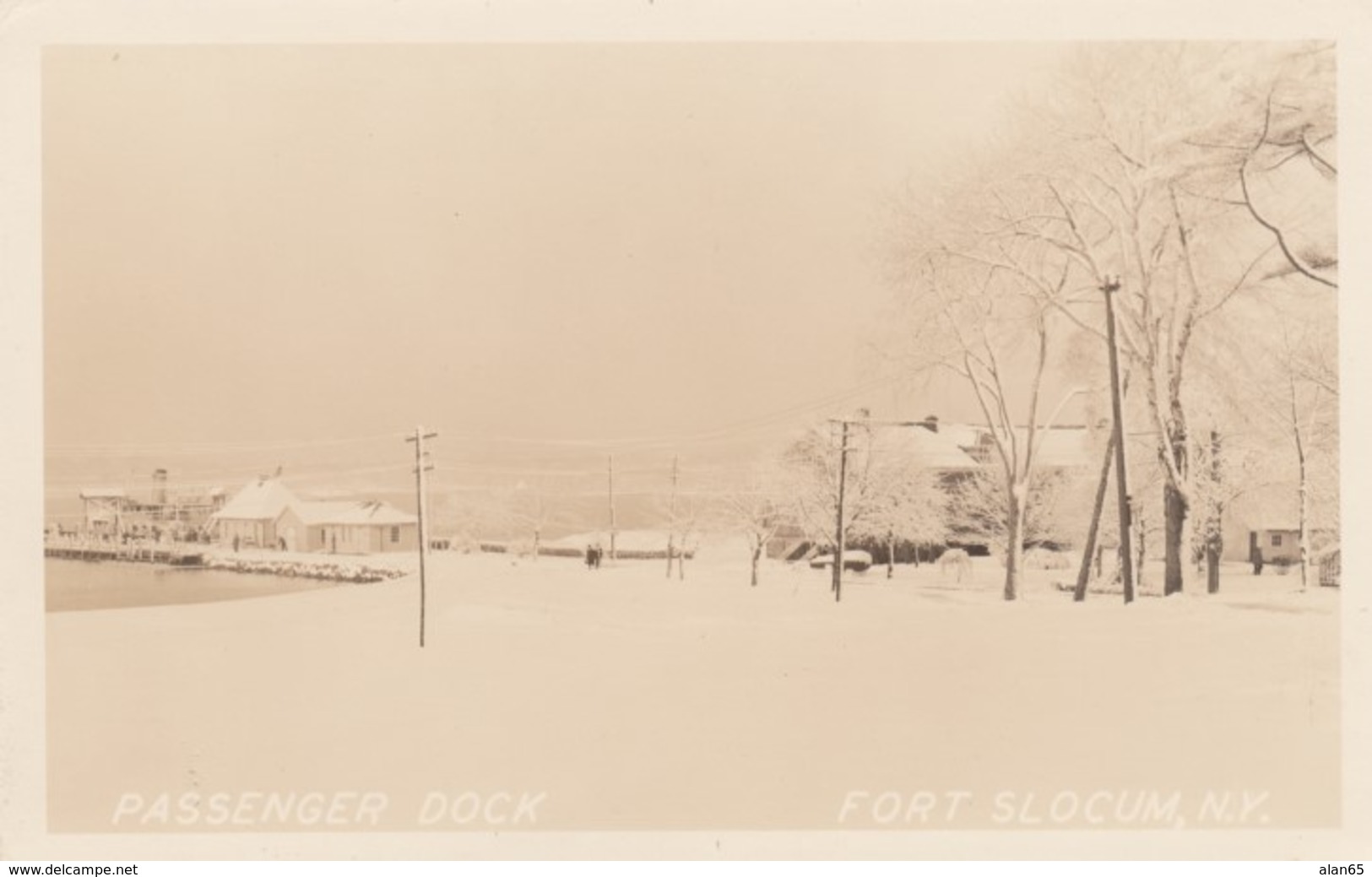 Fort Slocum New York, Passenger Boat Dock, Winter Snow Scene, C1940s Vintage Real Photo Postcard - Other & Unclassified