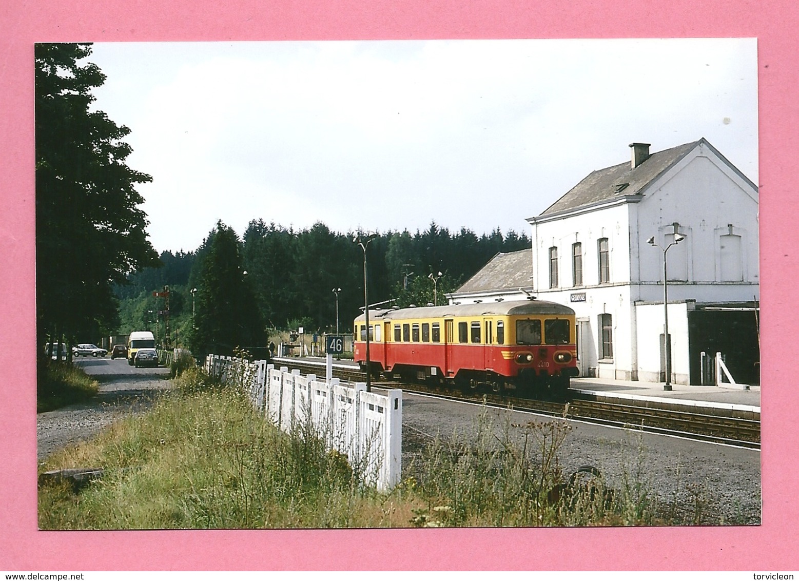 Photo Gedinne  = Train  En  Gare - Trains