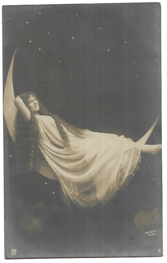 Femme Croissant De Lune Arjalew Photo - Frauen