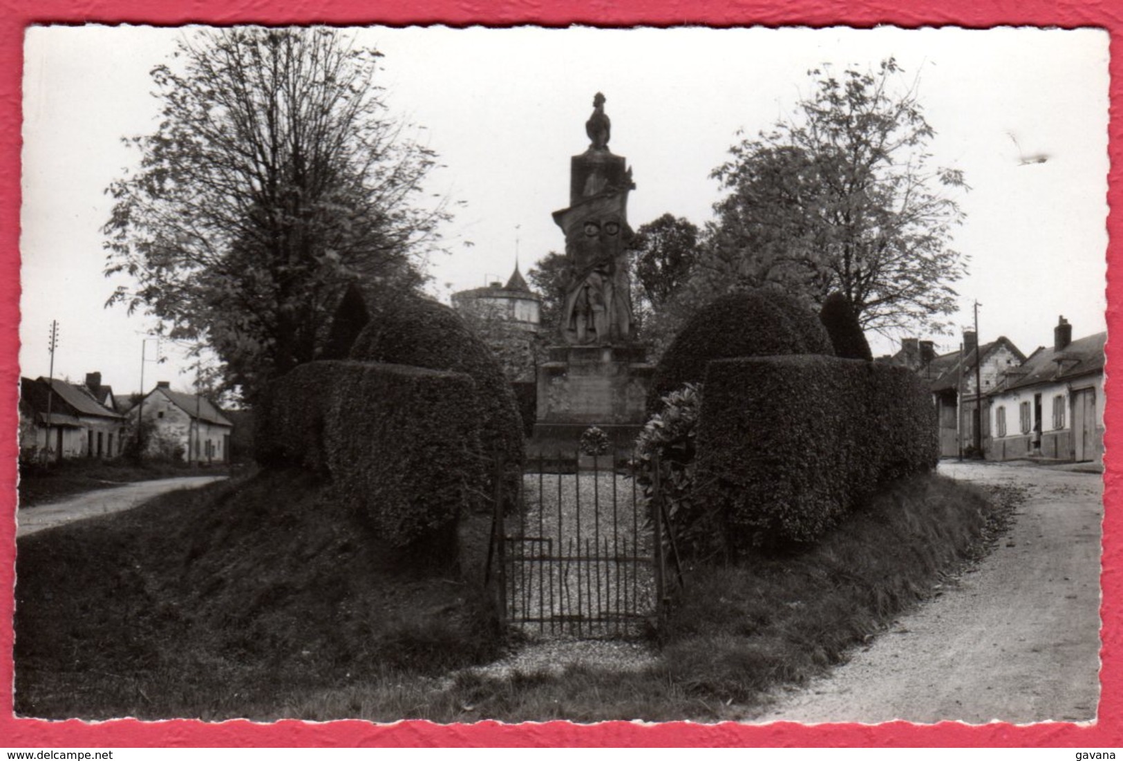 80 BOUGAINVILLE - Le Monument Aux Morts - Sonstige & Ohne Zuordnung