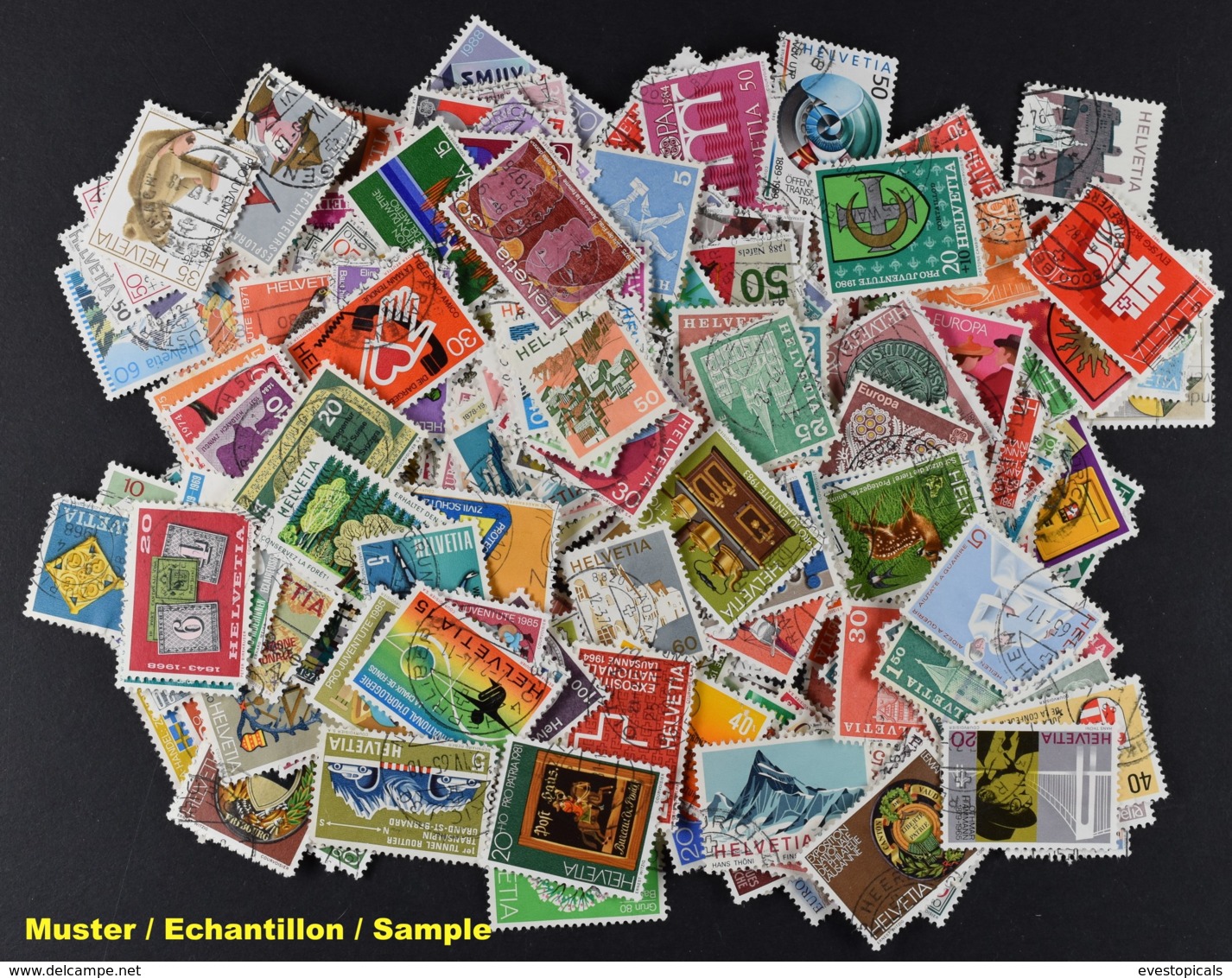 SWITZERLAND, 300 DIFFERENT STAMPS - Collections (sans Albums)
