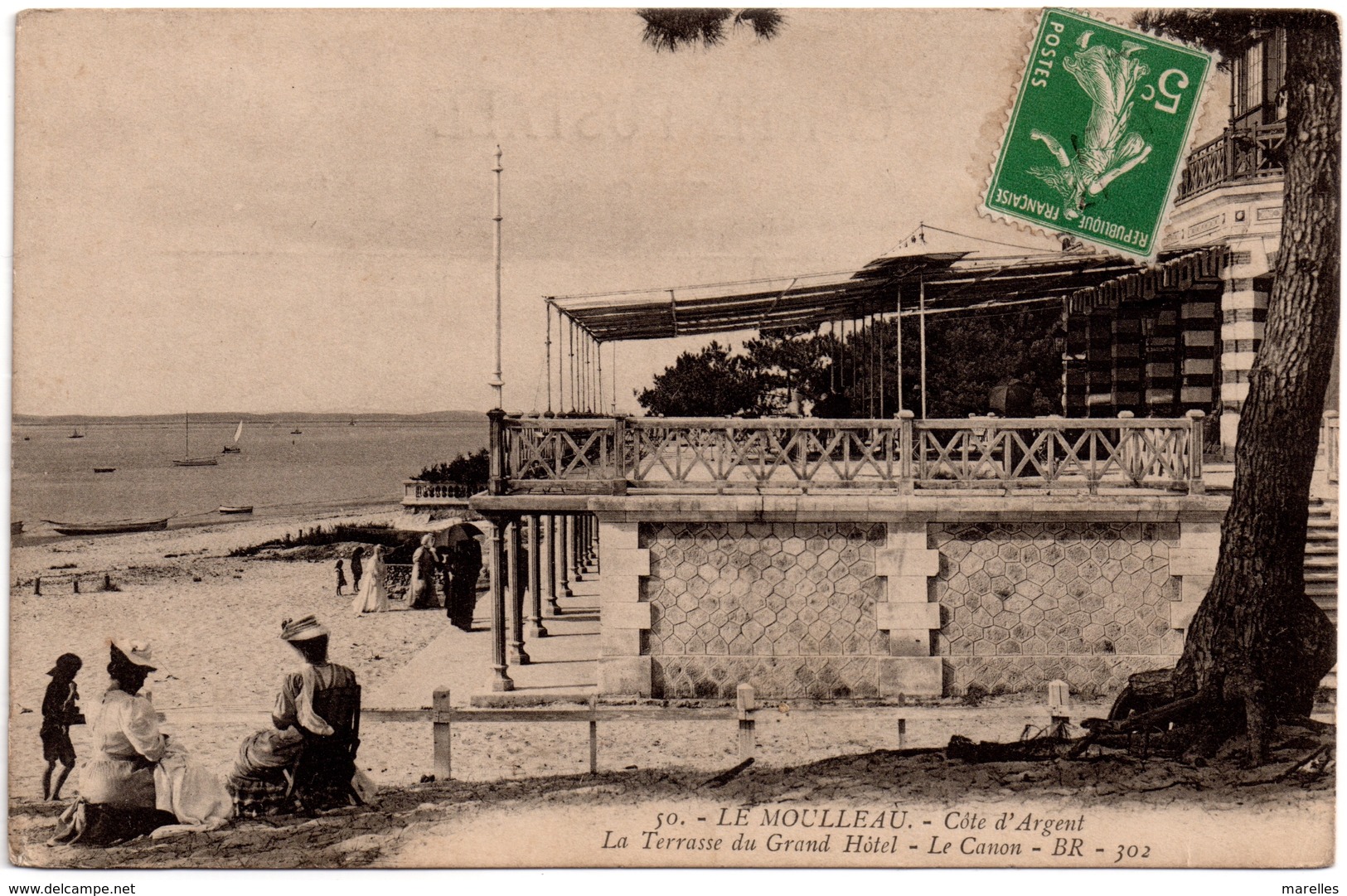 CPA Le Moulleau Arcachon 33. La Terrasse Du Grand Hôtel, Le Canon, Animée - Arcachon