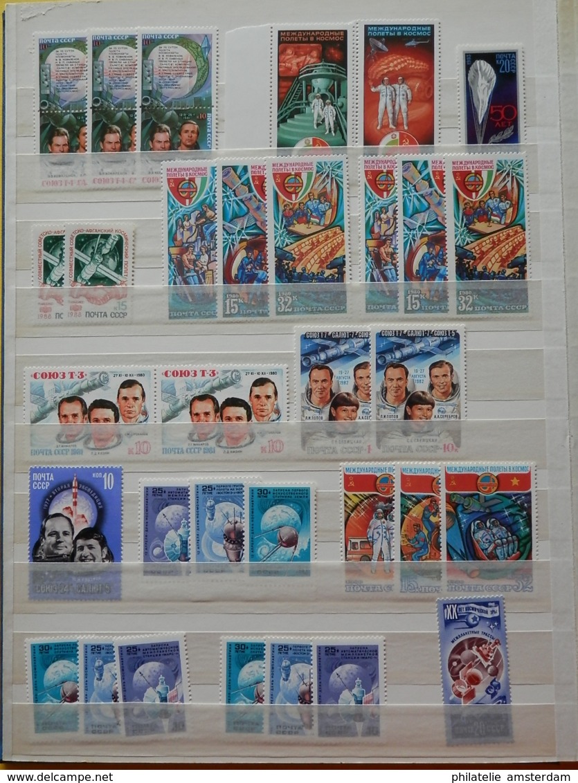 SPACE / RAUMFAHRT / ESPACE / RUIMTEVAART / ESPACIO / КОСМОС - MNH collection in stockbook