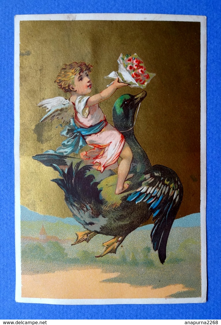 CHROMO DORÉE..LITHOGRAPHIE....ANGE AVEC UN BOUQUET DE FLEURS....VOLANT SUR LE DOS D'UN CANARD - Autres & Non Classés