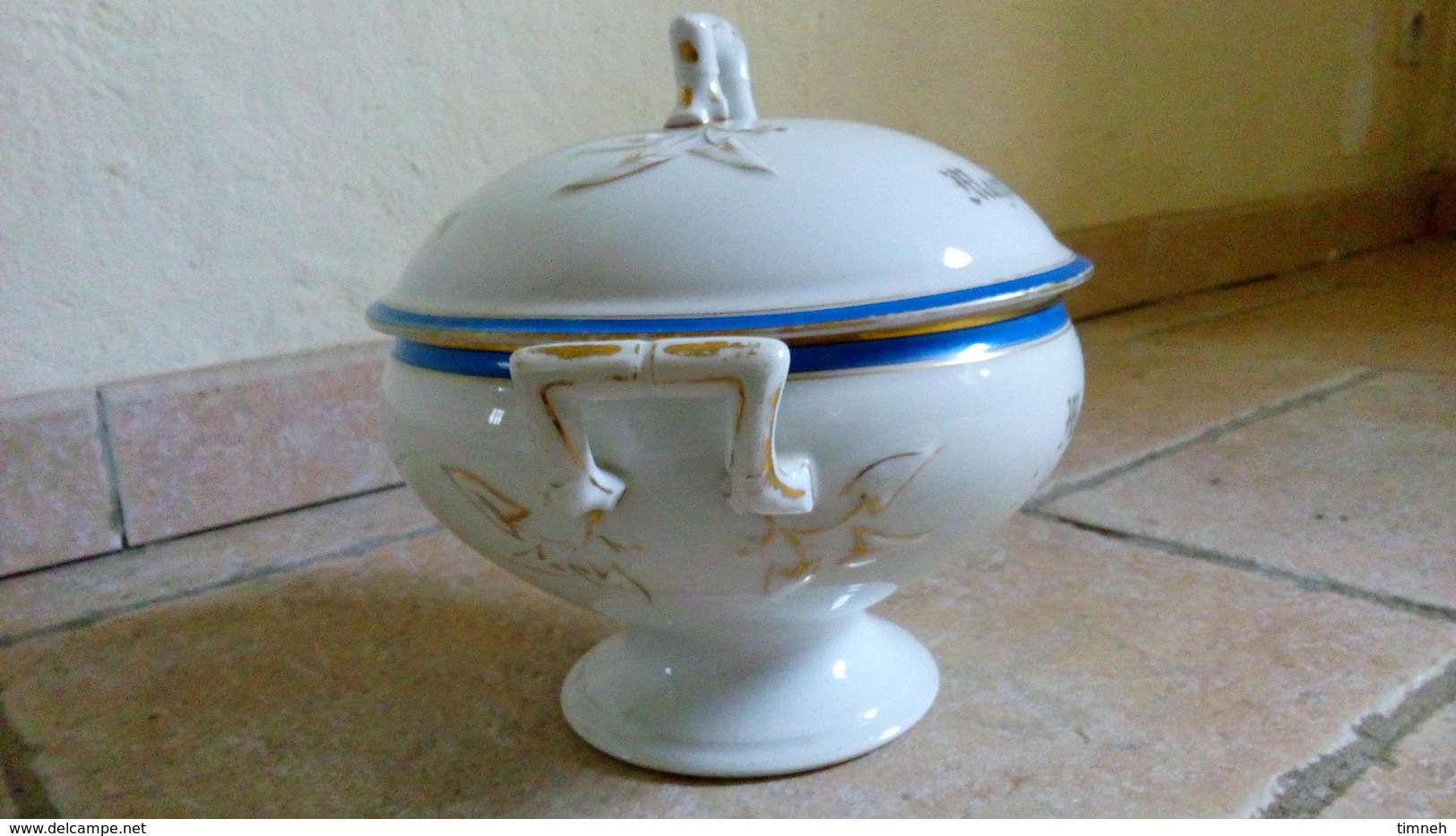 RARE- MAGUINAT ROSEROY - SOUPIERE ANCIENNE (début XXe) en Porcelaine - liseré bleu et doré