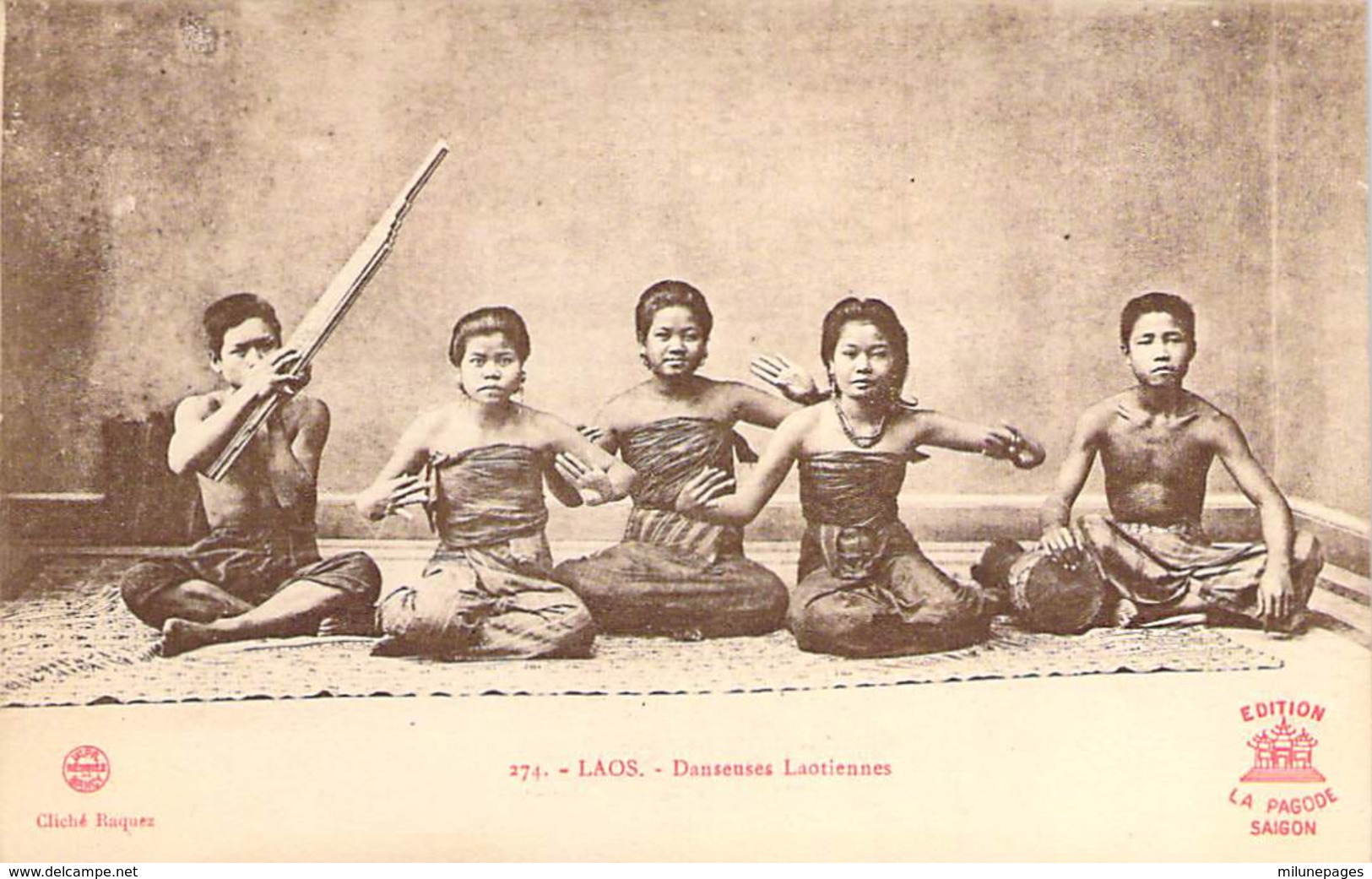 LAOS Groupe De Danseuses Laotiennes Assises - Laos