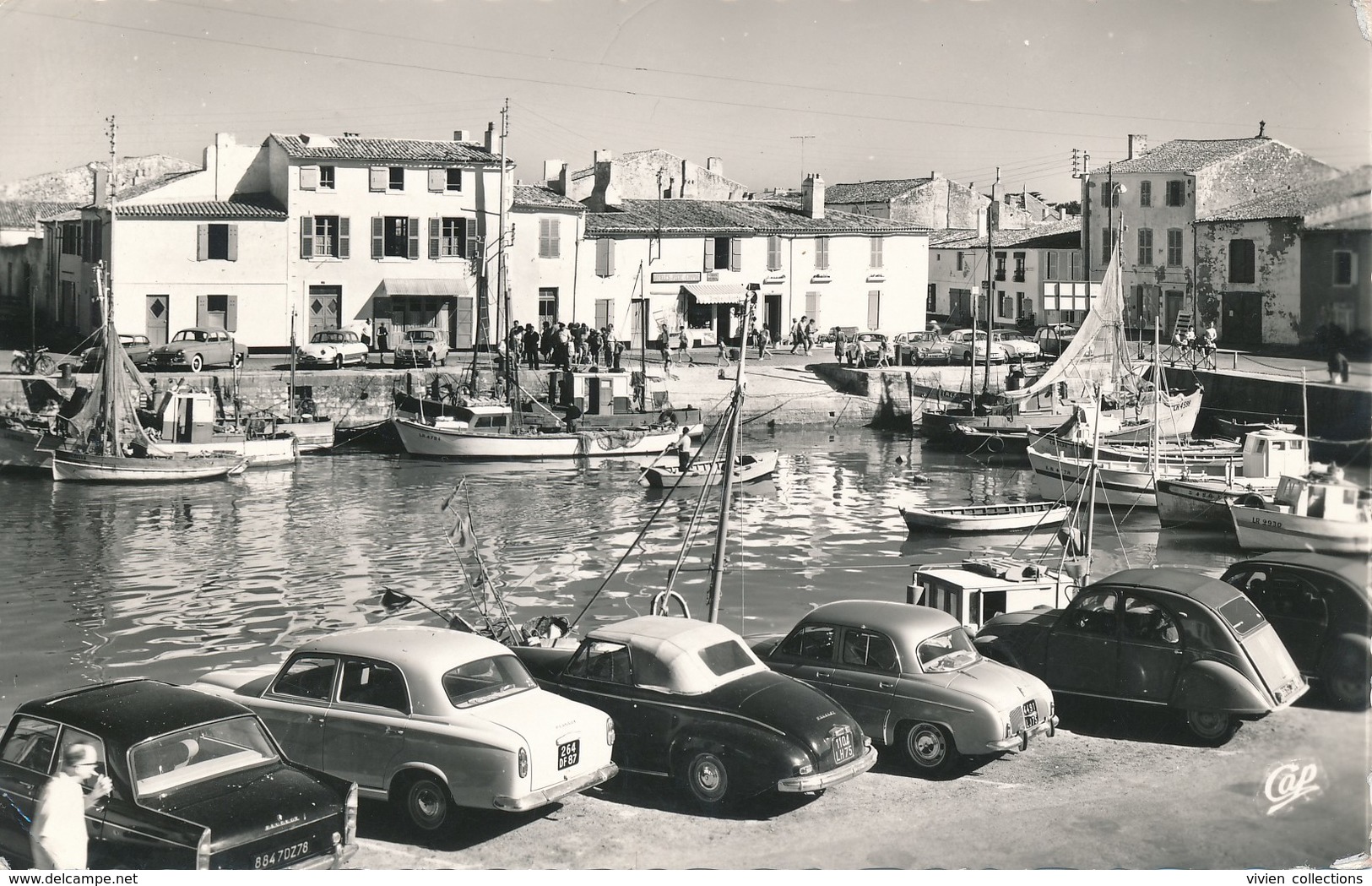 La Flotte En Ré - Ile De Ré (17 - Charente Maritime) Le Port - 2 Cv Renault Dauphine, Peugeot 403 Cabriolet, 403 Et 404 - Altri & Non Classificati