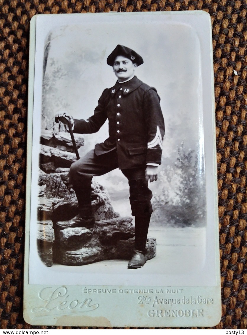 CDV Militaire CHASSEUR ALPIN - Sous-officier - Canne - Photo Léon, Grenoble TBE - Guerre, Militaire