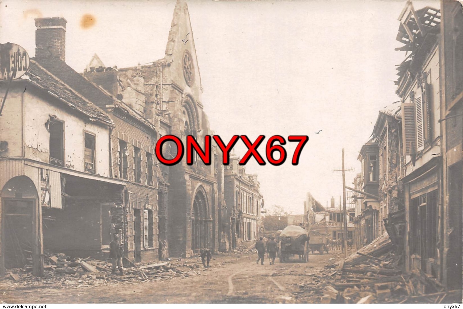 Carte Postale Photo Militaire Allemand ROYE (Somme) Arrondissement Montdidier Rue Saint-Pierre Guerre 1914 - Roye