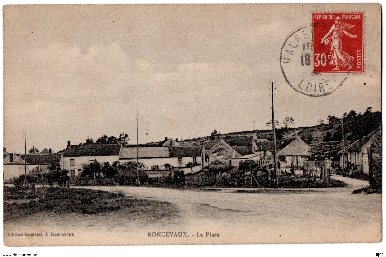 CPA 45 - RONCEVAUX (Loiret) - La Place - Ed. Guériau - Autres & Non Classés