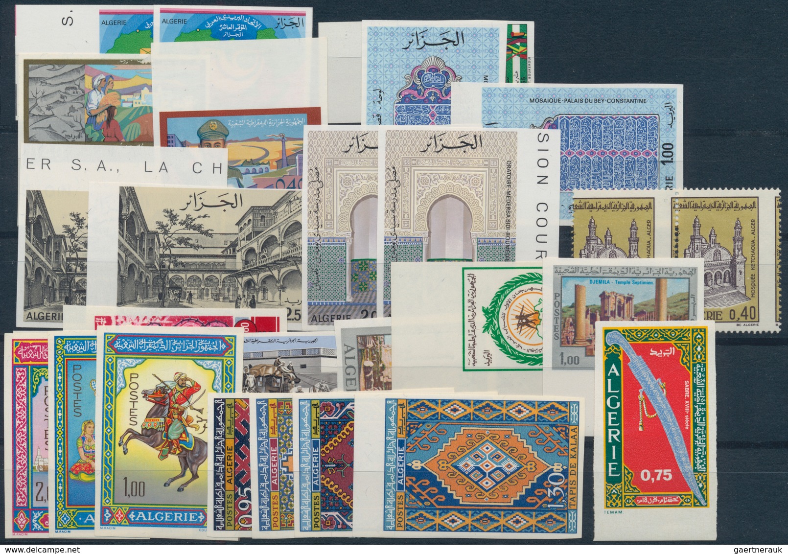 Algerien: 1965/2001, Holding Of Apprx. 540 MNH Stamps, Well Sorted Throughout, In Addition Also Some - Storia Postale