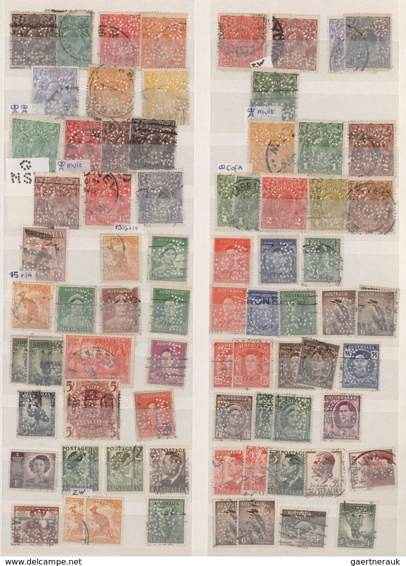 Australien - Dienstmarken Mit OS-Lochung: 1902/190 (ca.), Collection/assortment Of Apprx. 220 Stamps - Service