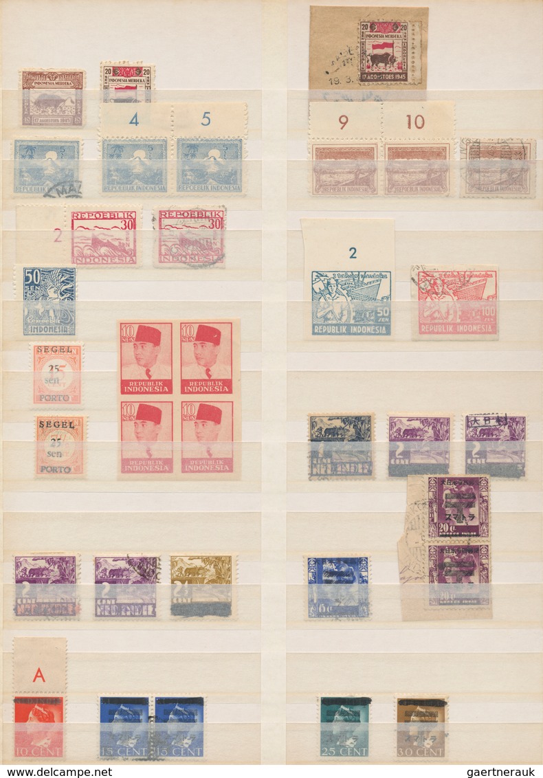 Indonesien - Lokalausgaben: 1945/49, Accumulation In Stockbook According Ovpt. Types. Inc. Blocks, S - Indonésie