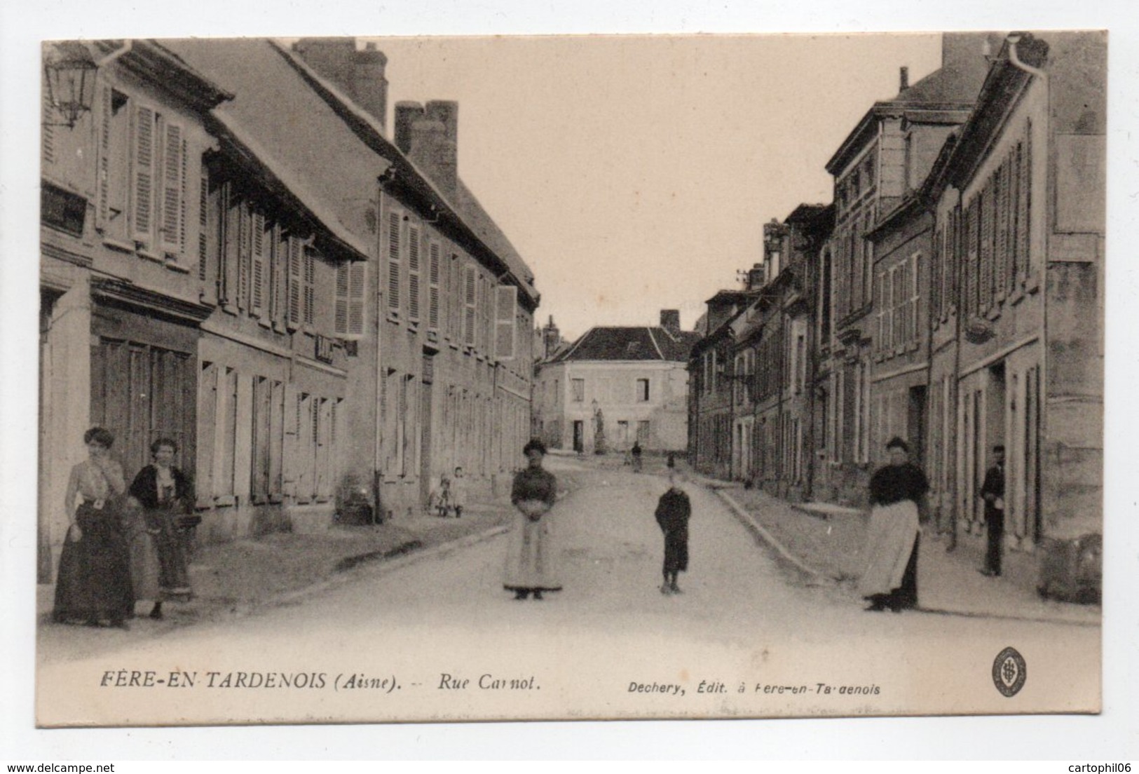 - CPA FÈRE-EN-TARDENOIS (02) - Rue Carnot 1916 (belle Animation) - Edition Dechery - - Fere En Tardenois