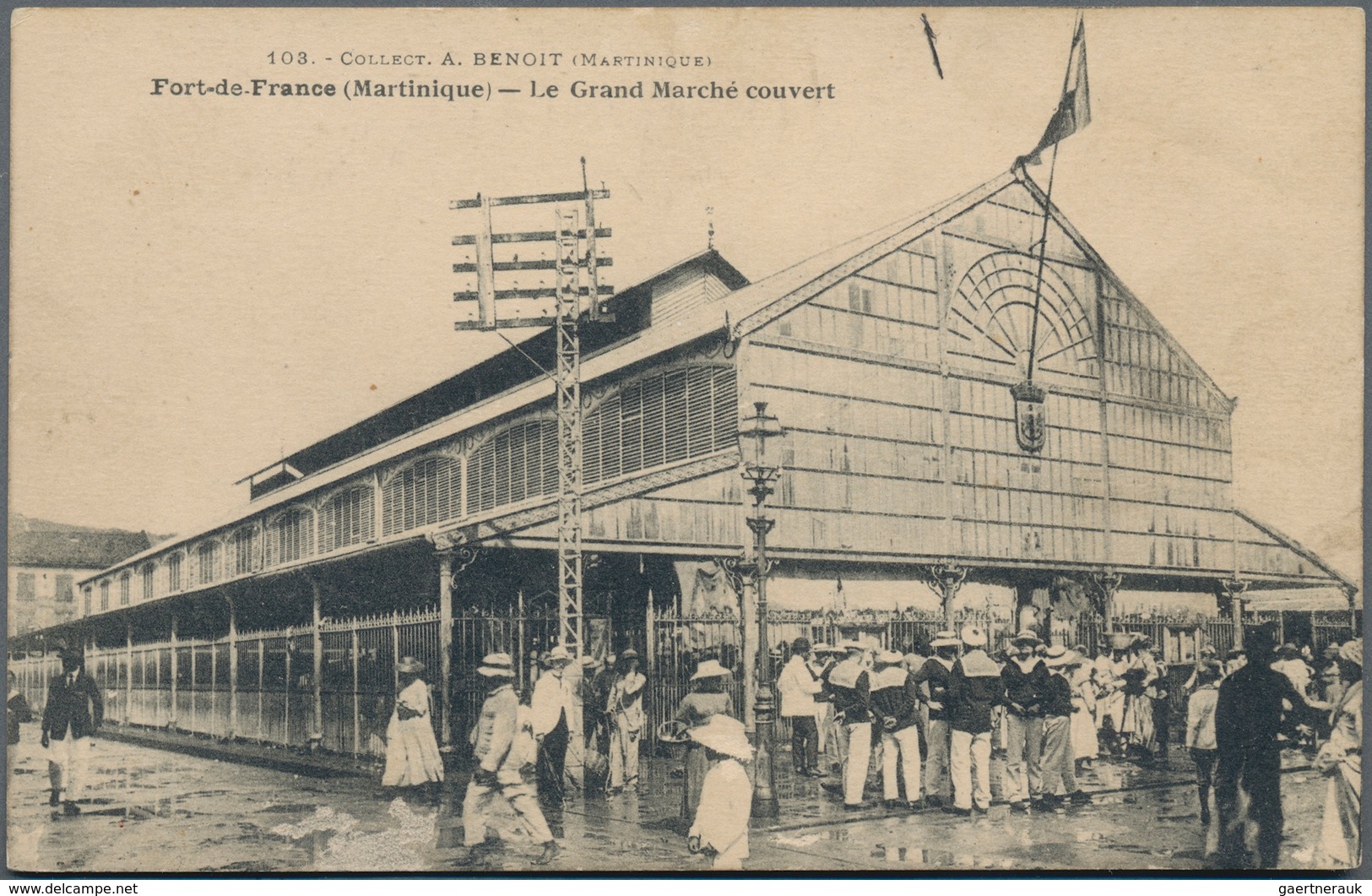 Martinique: 1900/1980, Box With More Then 400 Historical Postcards With A Major Part Before 1945. Th - Autres & Non Classés