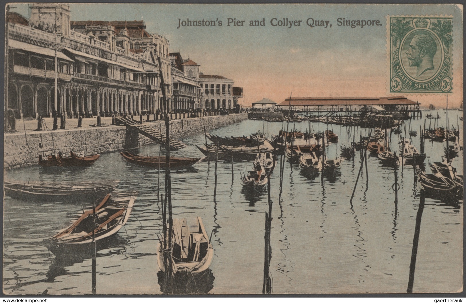 Singapur: 1930's-2000's: Two big boxes filled up with hundreds and hundreds of picture postcards, wi