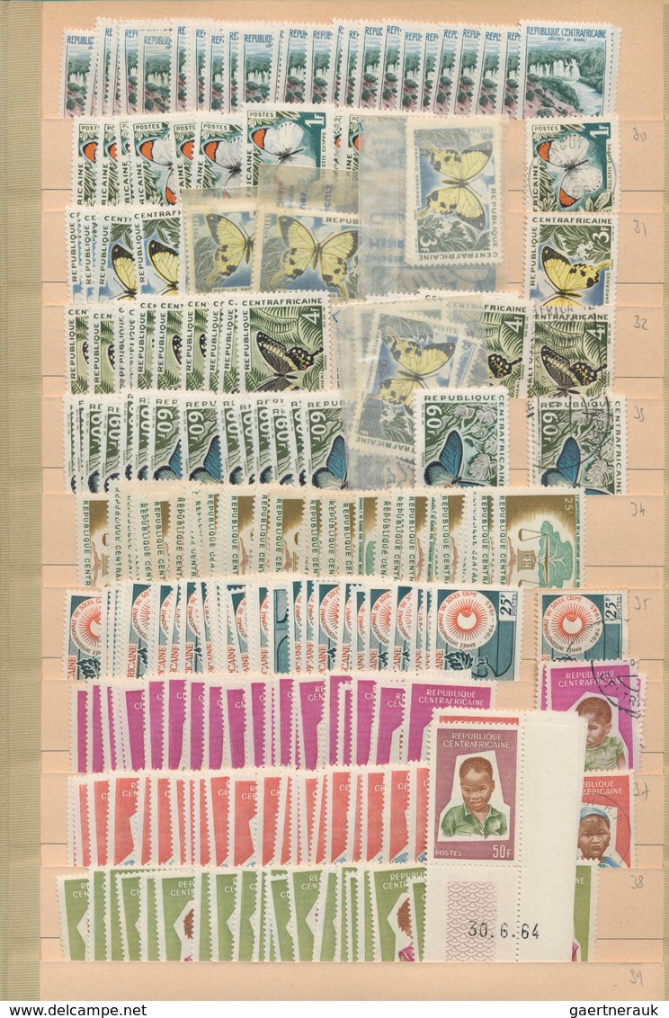 Zentralafrikanische Republik: 1959/1990, Comprehensive Almost Exclusively MNH Stock In Three Thick A - Centrafricaine (République)