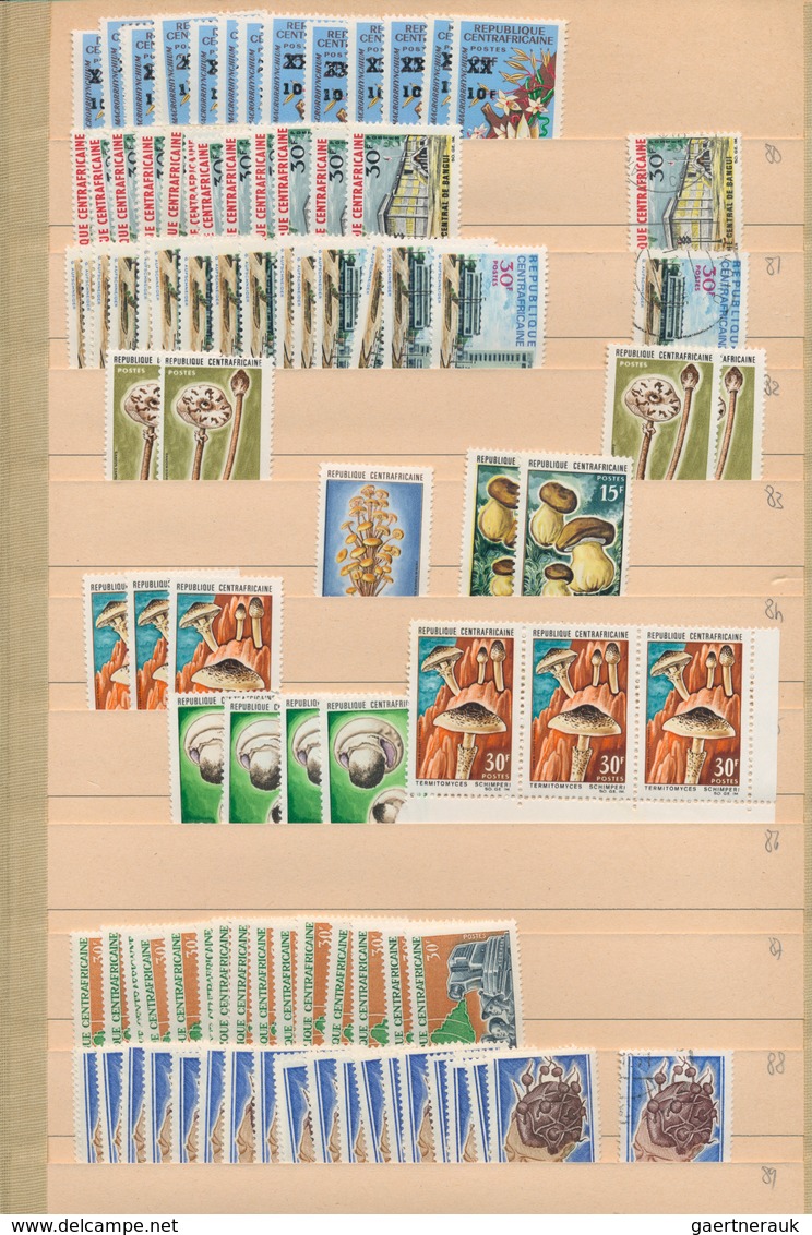 Zentralafrikanische Republik: 1959/1990, Comprehensive Almost Exclusively MNH Stock In Three Thick A - Centraal-Afrikaanse Republiek