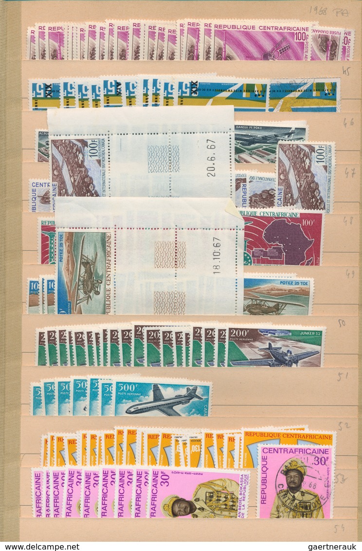 Zentralafrikanische Republik: 1959/1990, comprehensive almost exclusively MNH stock in three thick a