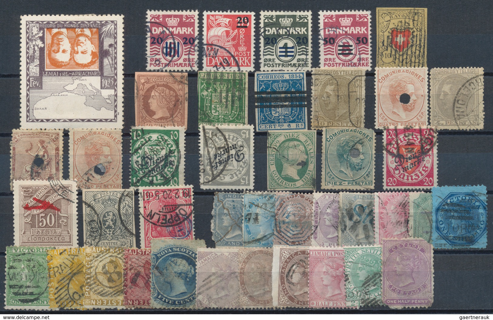 Alle Welt: 1850/1940 (ca.), Used And Mint Lot On Two Stockcards, Varied Condition, Several Better St - Colecciones (sin álbumes)