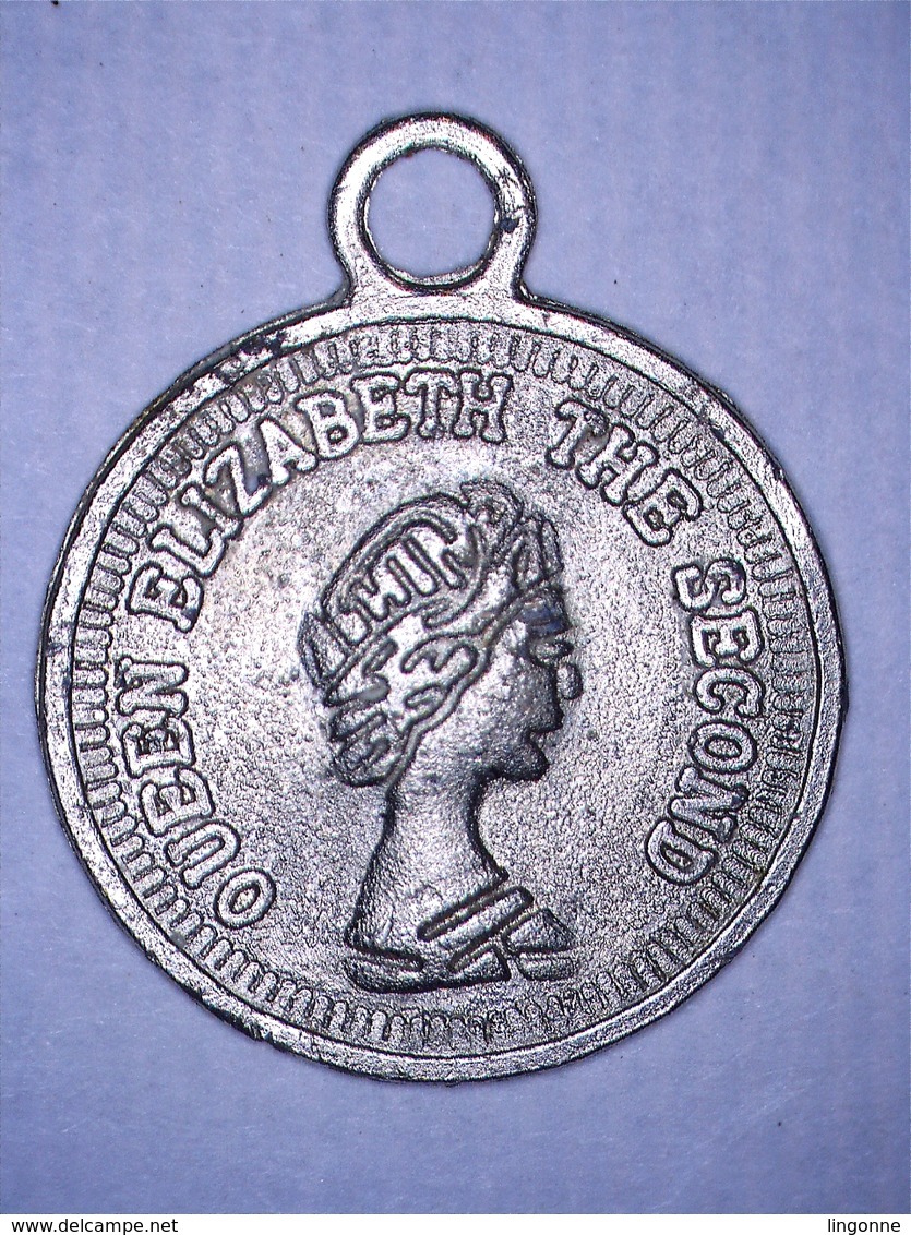 MÉDAILLE QUEEN ELIZABETH THE SECOND - Royaux/De Noblesse