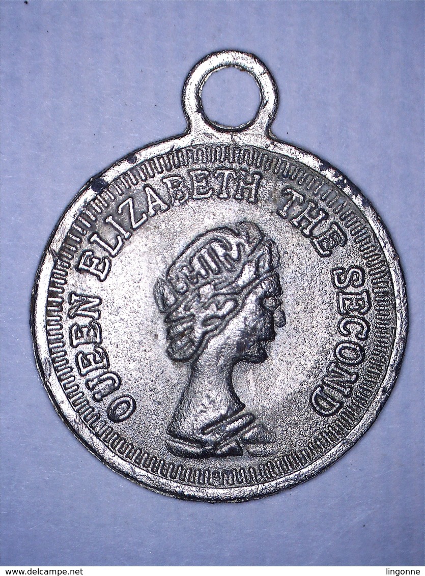 MÉDAILLE QUEEN ELIZABETH THE SECOND - Royal/Of Nobility