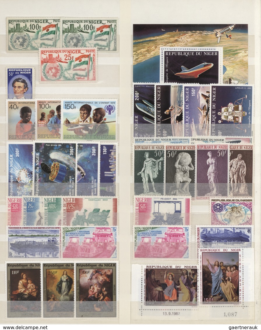 Afrika: 1965/2004 (ca.), Comprehensive MNH Accumulation In A Thick Stockbook, Comprising Sets And So - Autres - Afrique