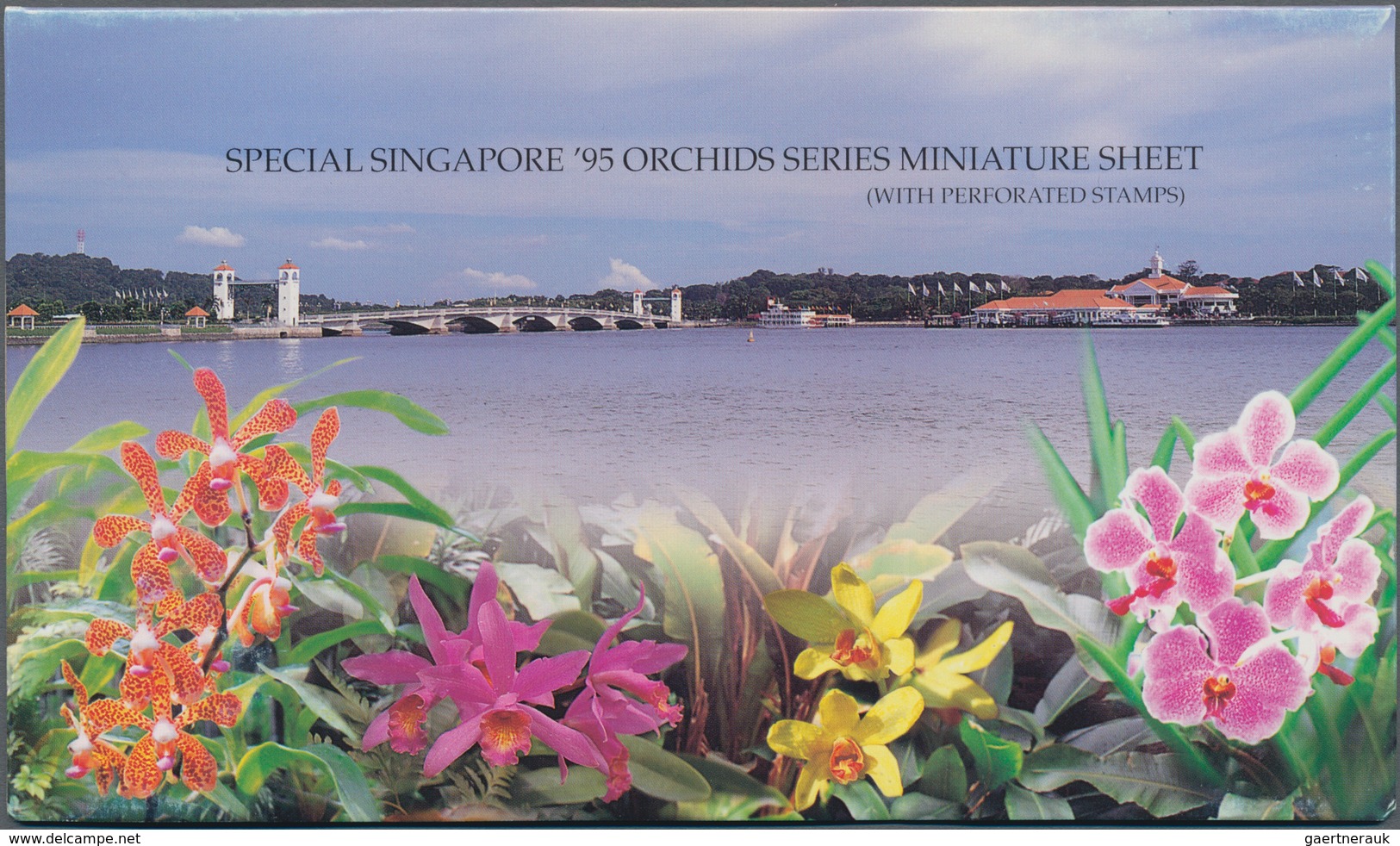 Thematik: Flora-Orchideen / Flora-orchids: 1995 Singapore 'Orchids' Miniature Sheet With Background - Orchidées