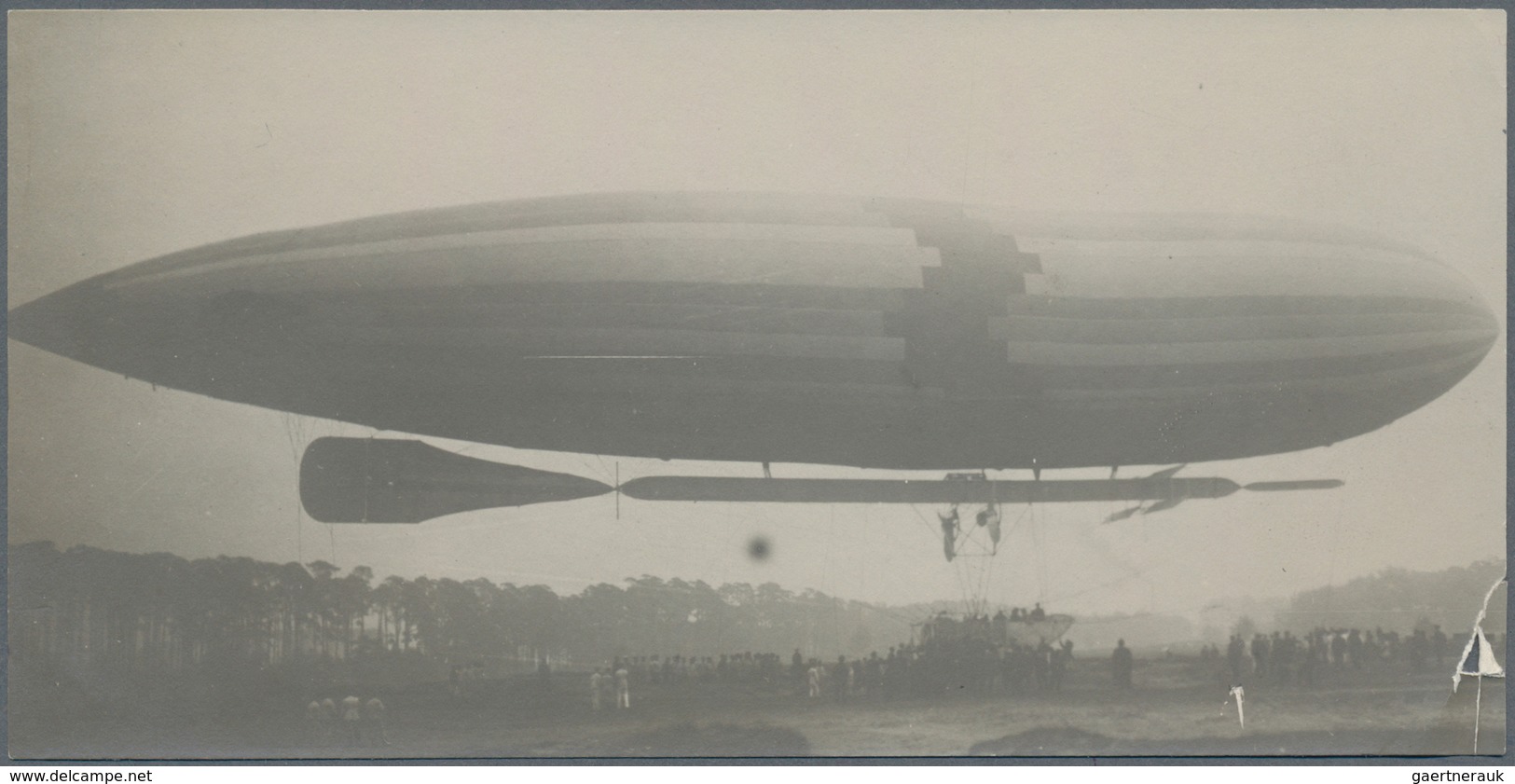 Thematik: Zeppelin / zeppelin: 1910/1945 (ca): Posten mit dutzenden Zeppelin Photos, dazu einige Pos