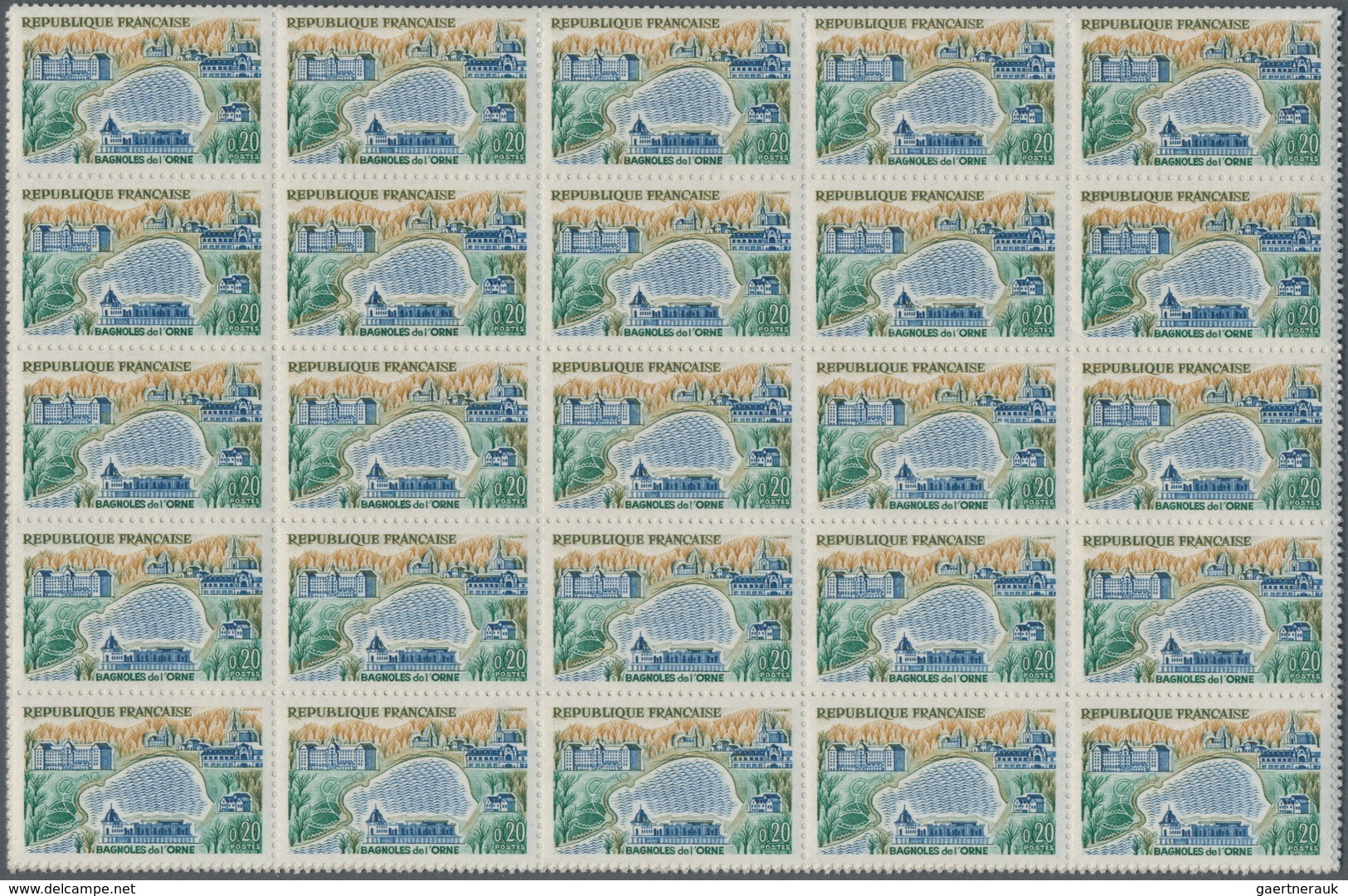 Frankreich: 1940/1966, comprehensive MNH stock, well filled and sorted on stockcards, mainly commemo