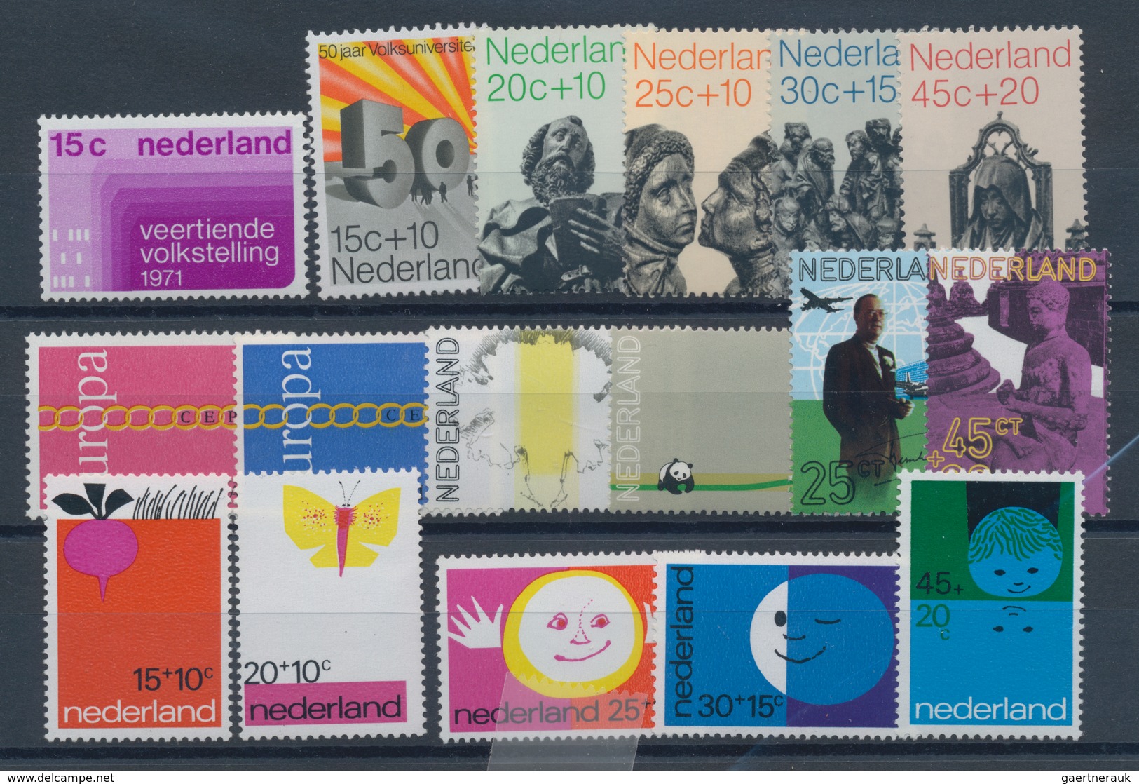 Niederlande: 1971, Sets Without The Souvenir Sheets Per 50 MNH. Every Year Set Is Separately Sorted - Sonstige & Ohne Zuordnung