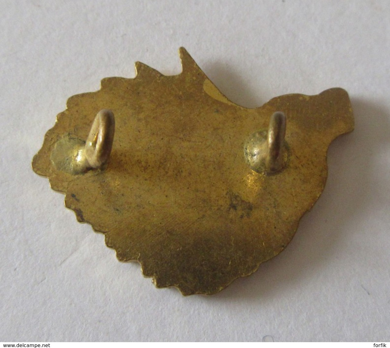 Insigne / Broche En Métal Doré - Tête De Sanglier - A Identifier (Militaire Ou De Chasse ?) - Other & Unclassified