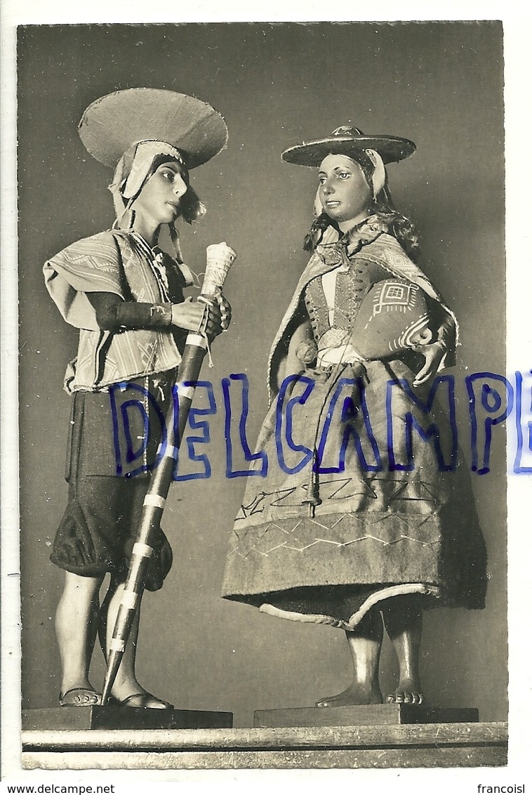 Exposition Internationale De Poupées. Neuchâtel. 1954. Couple D'Indiens Du Pérou. Photo Jean-Claude Zschau - Jeux Et Jouets