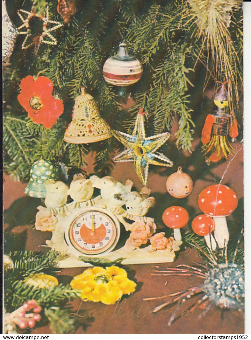 84611- CLOCK, ORNAMENTS, MUSHROOMS - Mushrooms